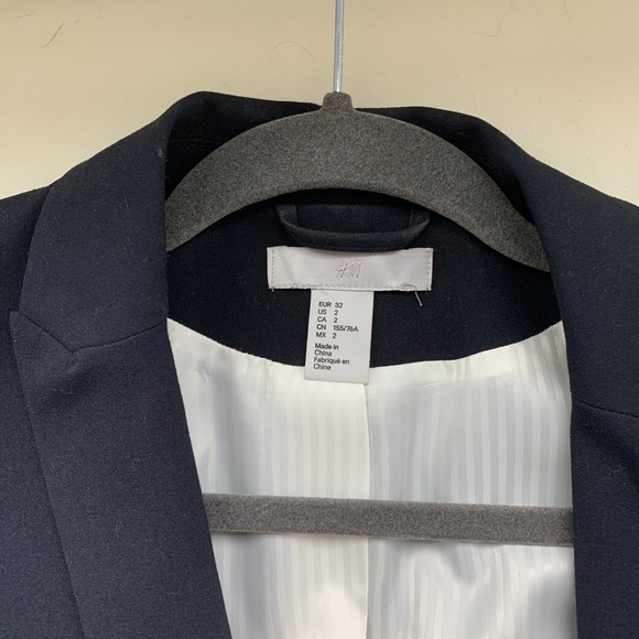 H&M Navy Cropped Blazer - Picture 2 of 3